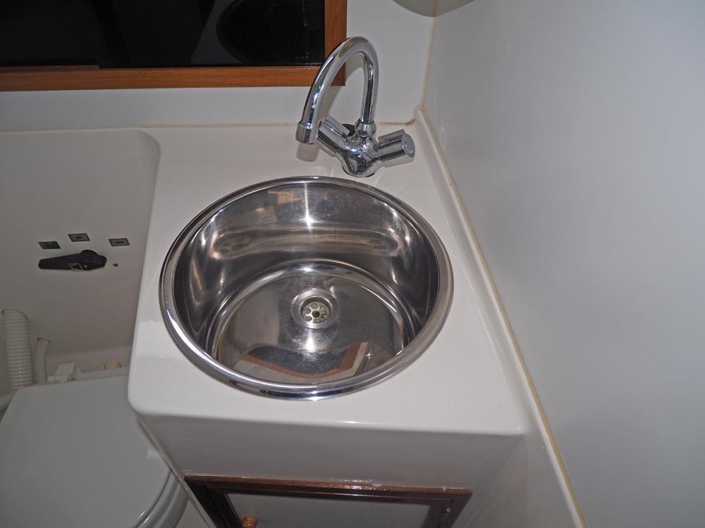 Cabin en avant, H&eacute;bergements